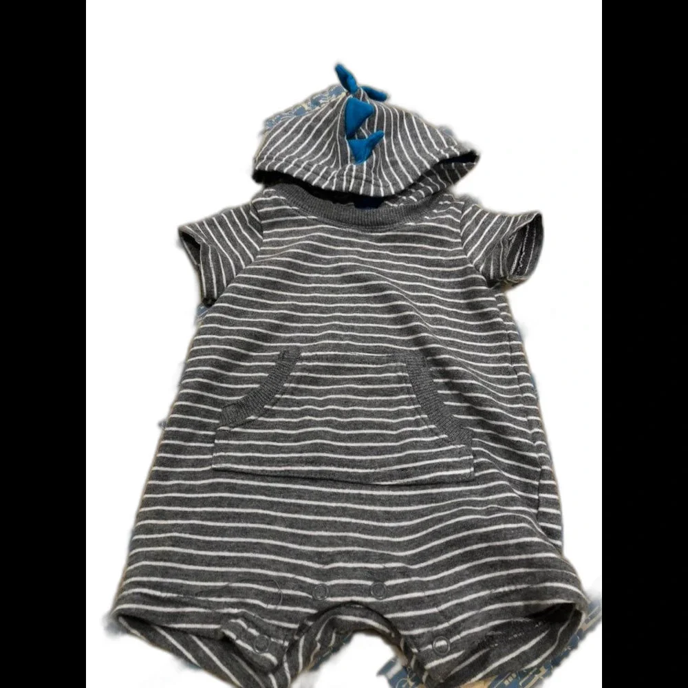 Carter’s Dinosaur Hoodie Romper Size 0/3